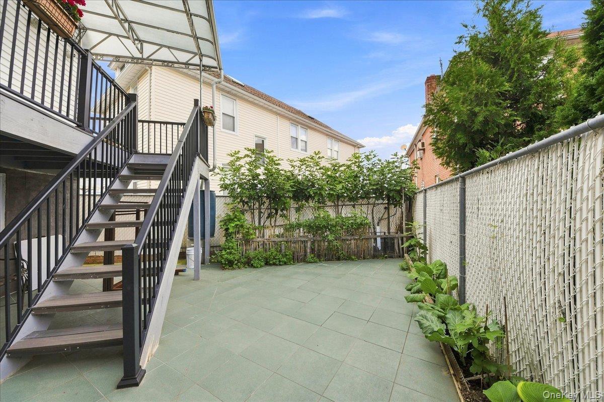 1366 Siegfried Place Property Photo 32