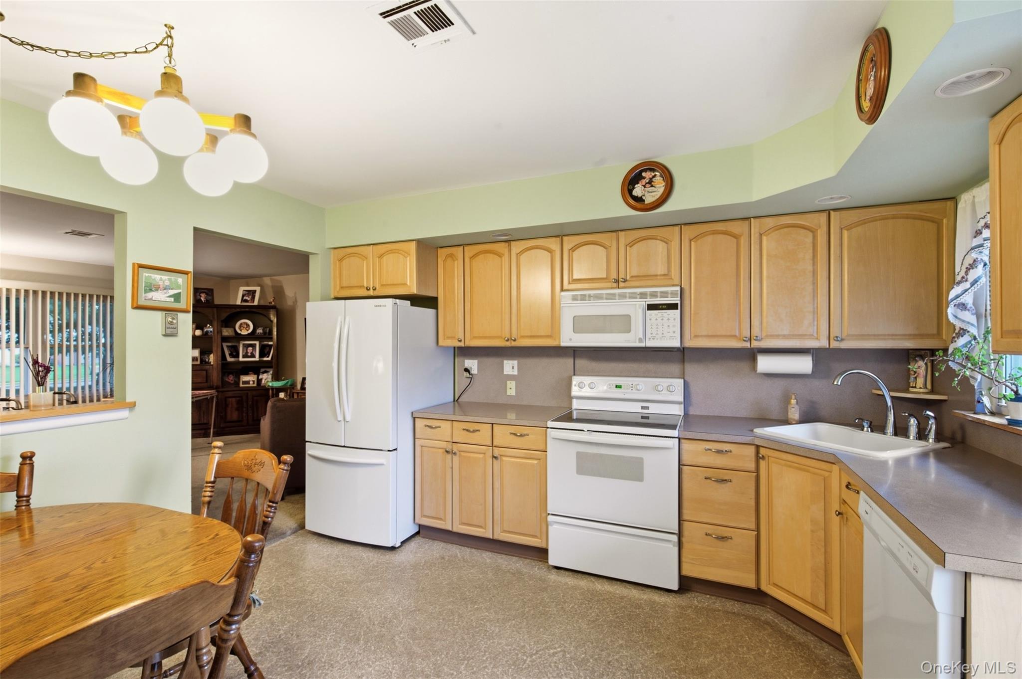 238 Blackpool Court A Property Photo 4