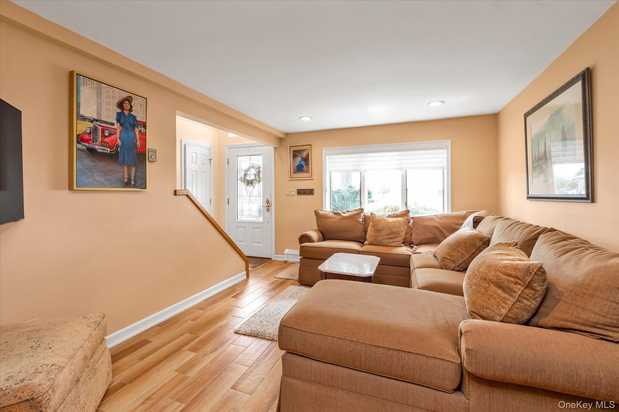 2781 S Saint Marks Avenue Property Photo 3