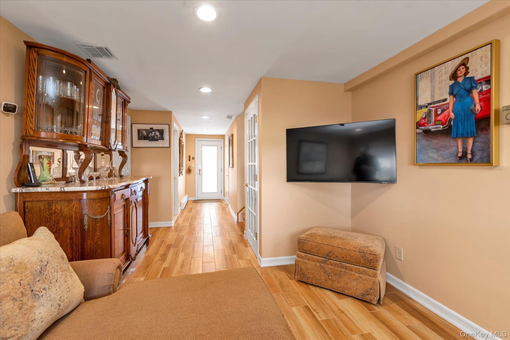 2781 S Saint Marks Avenue Property Photo 4