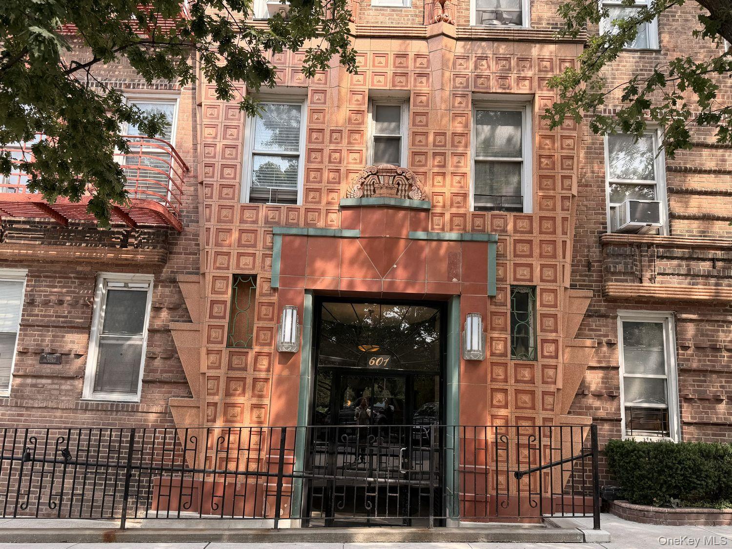 601 Pelham Parkway 108 Property Photo 1