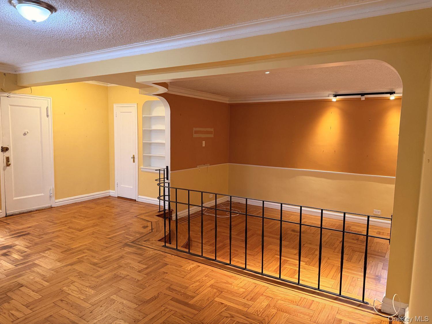 601 Pelham Parkway 108 Property Photo 13