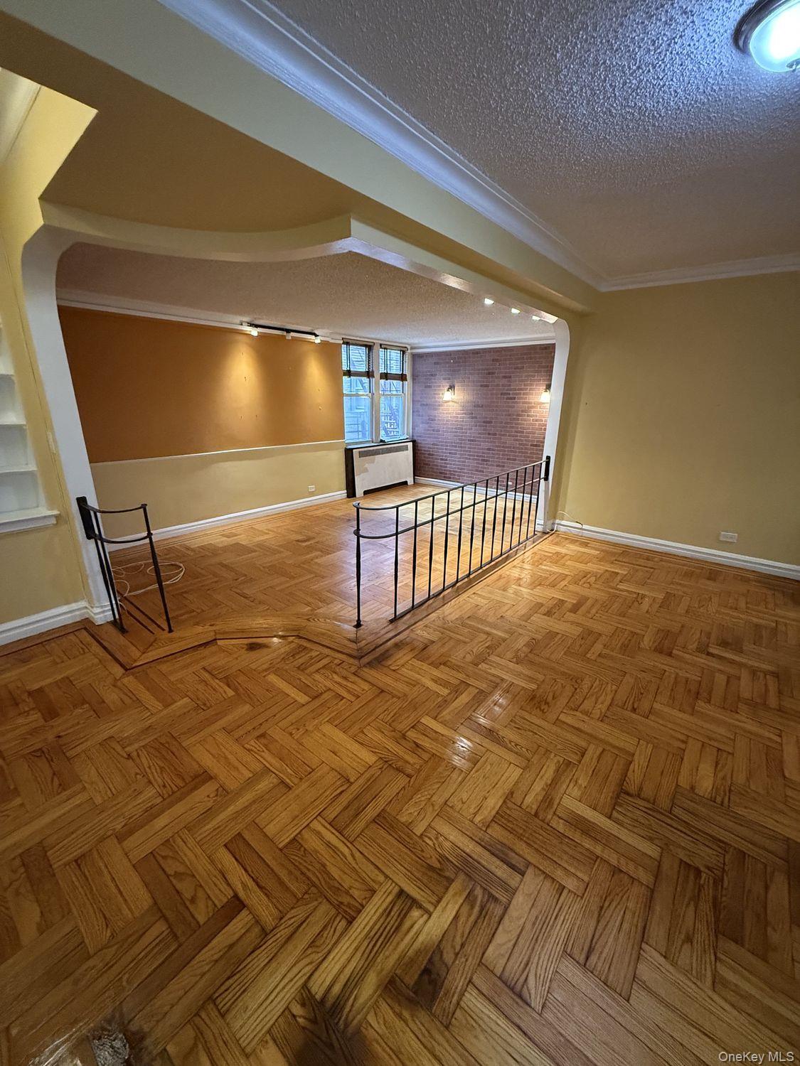601 Pelham Parkway 108 Property Photo 14