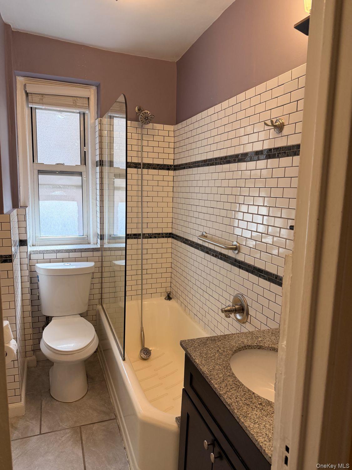 601 Pelham Parkway 108 Property Photo 18