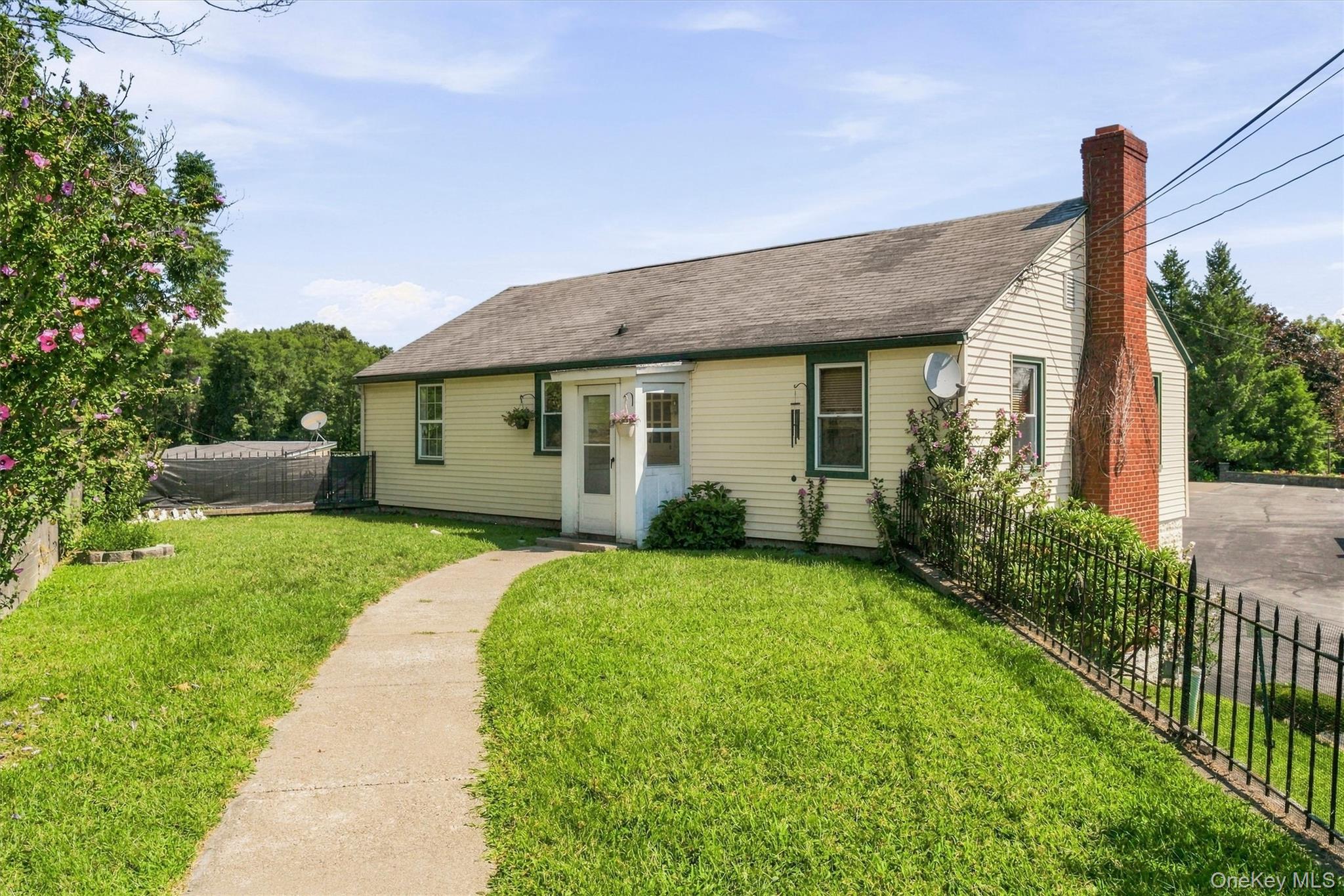 36 Old Indian Rd 2 Property Photo 1