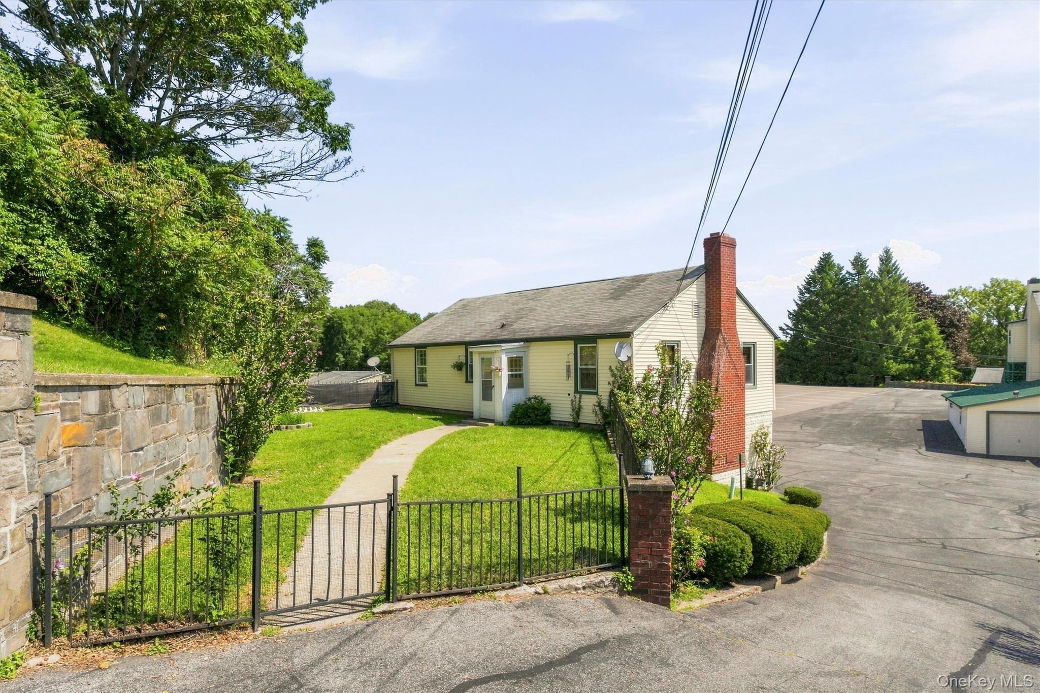 36 Old Indian Rd 2 Property Photo 2