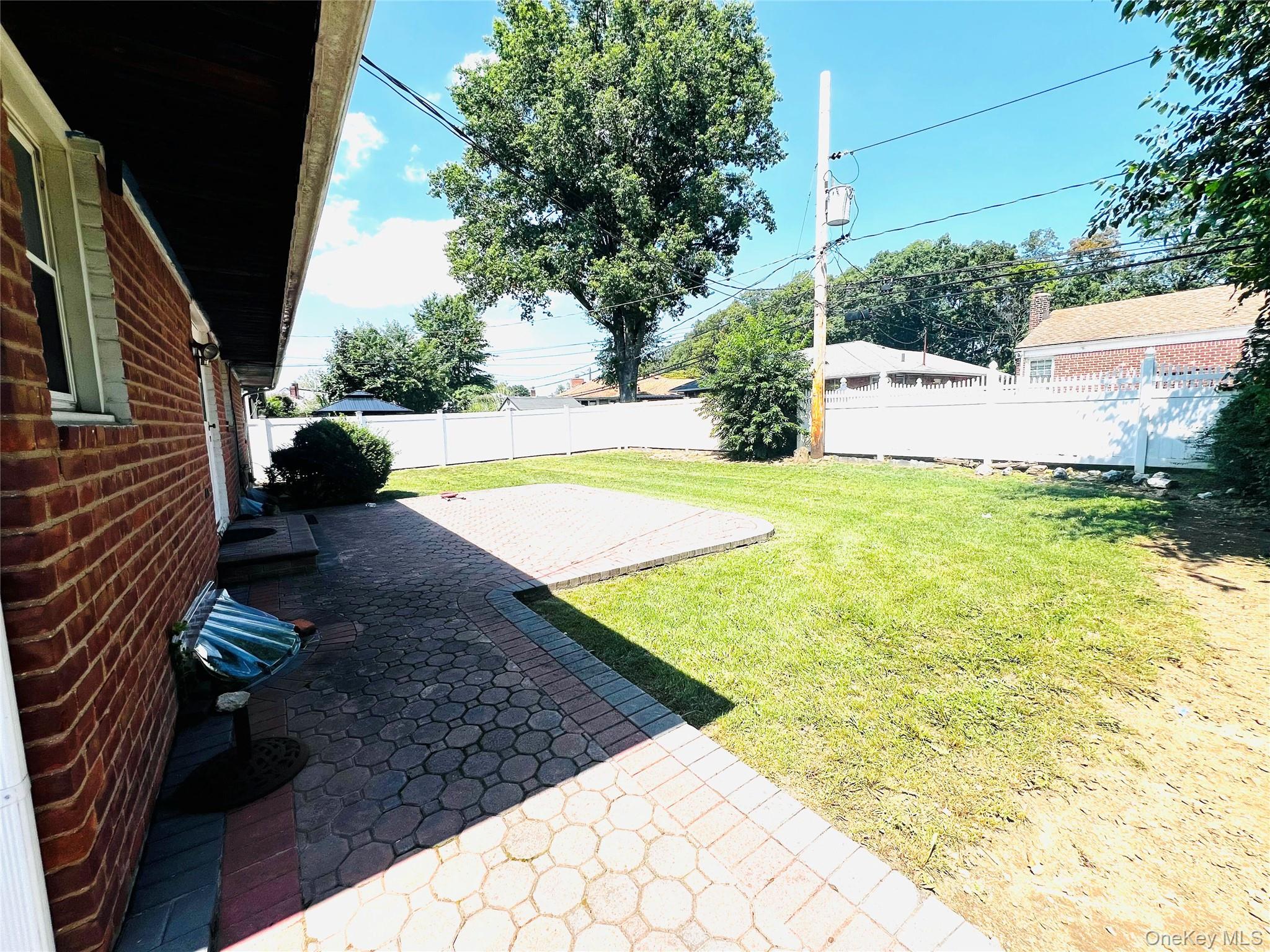 819 Dean Drive Property Photo 3