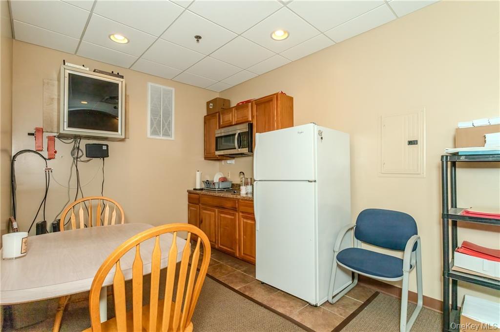 5 Fairlawn Drive Property Photo 3