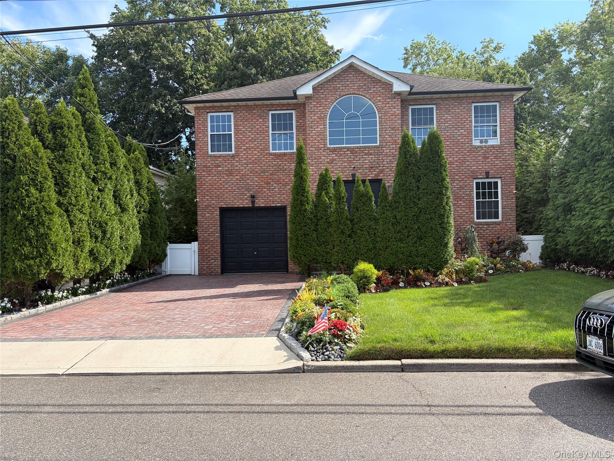 1043909 Property Photo 1