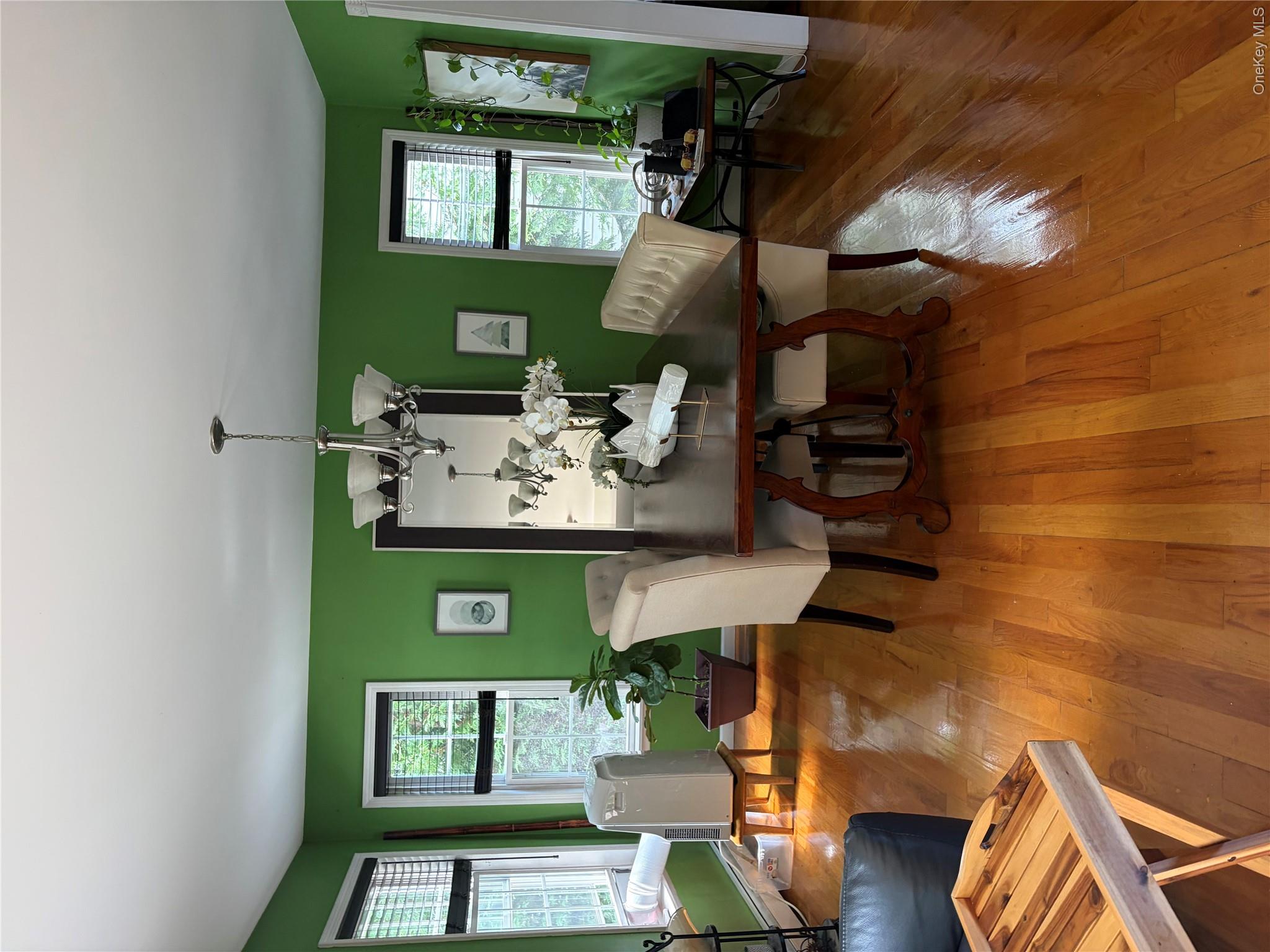 1043909 Property Photo 12