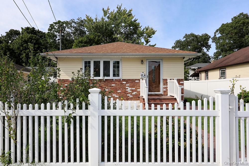 11 Valentine Street Property Photo 6