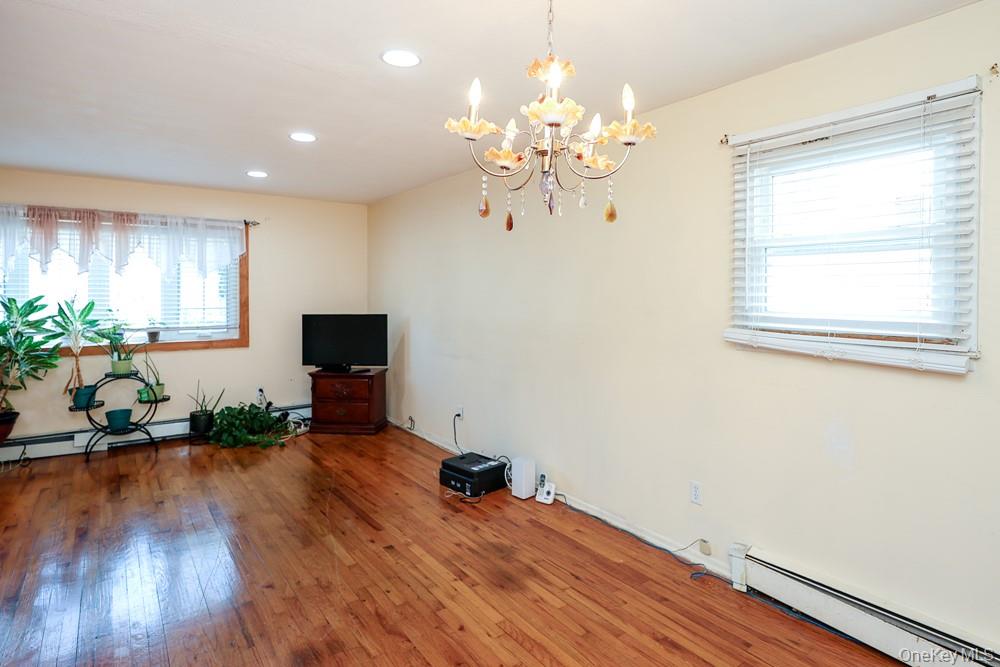 11 Valentine Street Property Photo 14