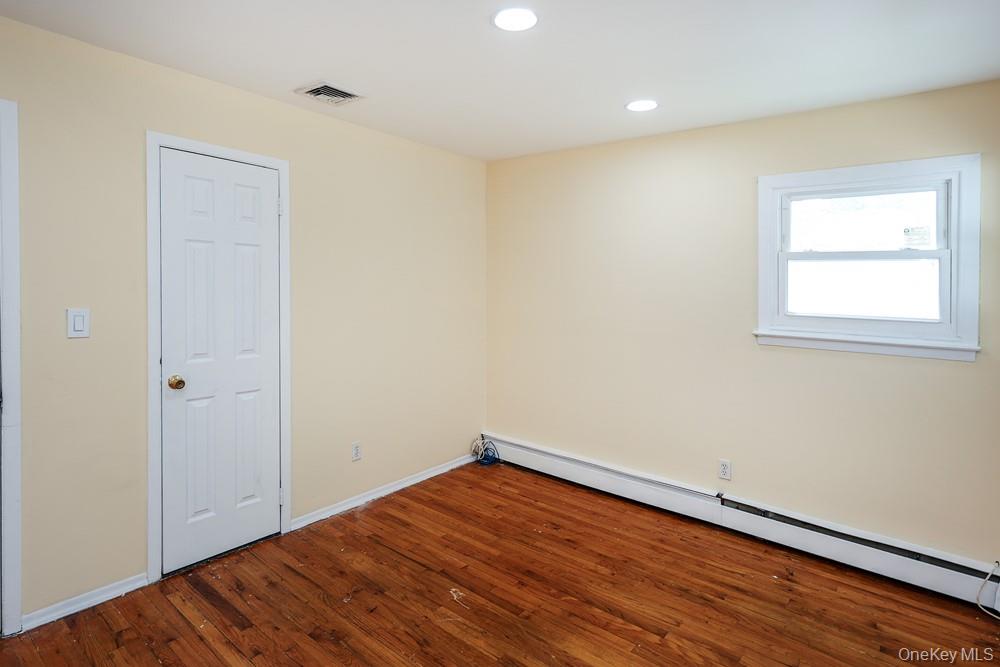 11 Valentine Street Property Photo 23