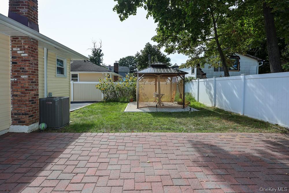 11 Valentine Street Property Photo 30