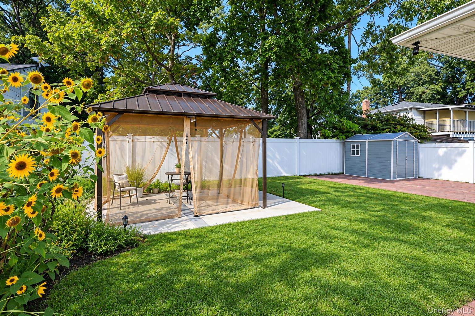 11 Valentine Street Property Photo 32