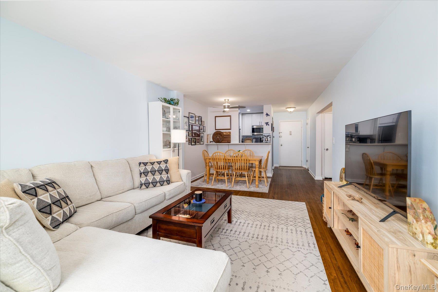 1 E Broadway 3c Property Photo 4
