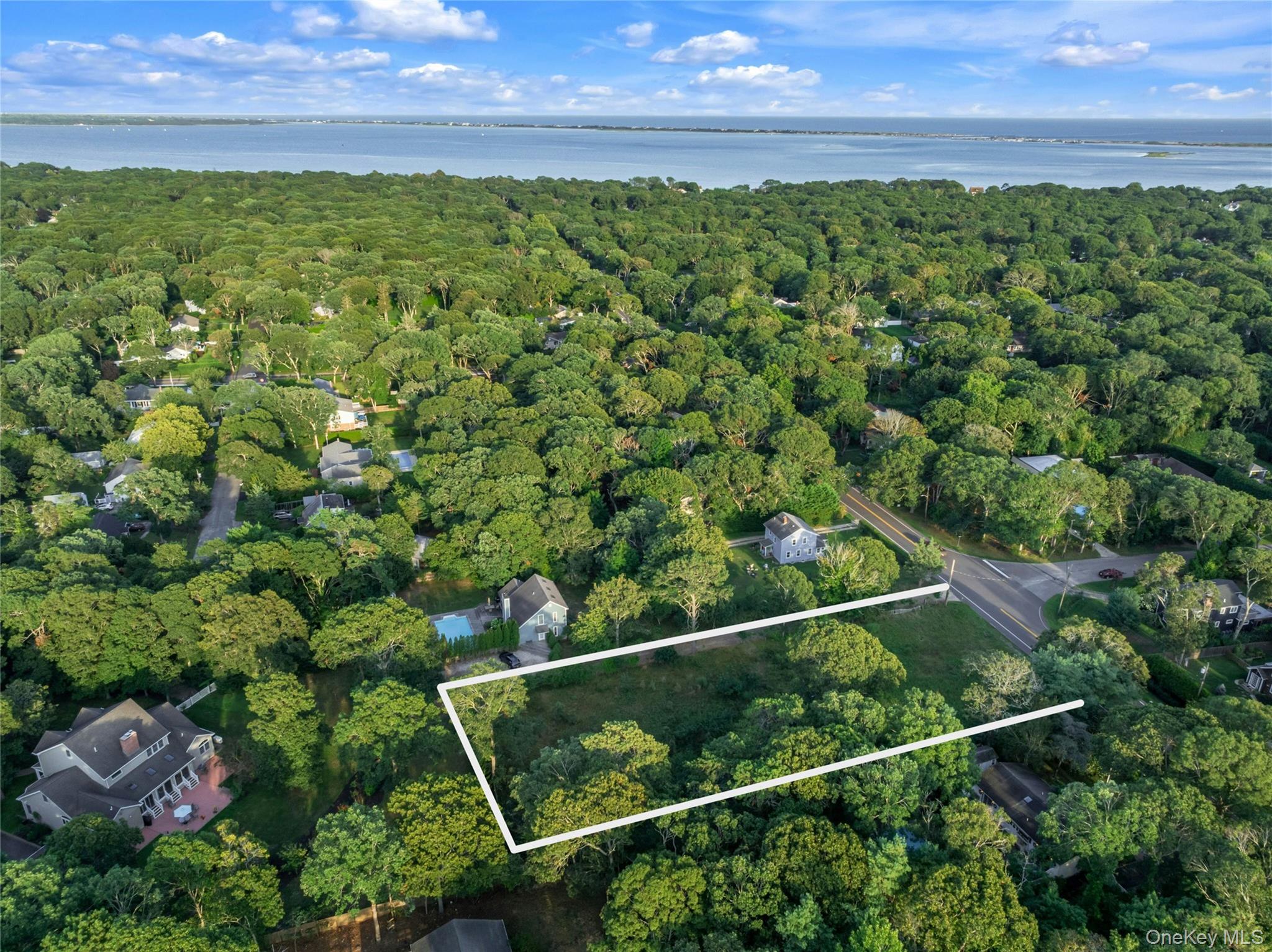 115 Bay Avenue Property Photo 3