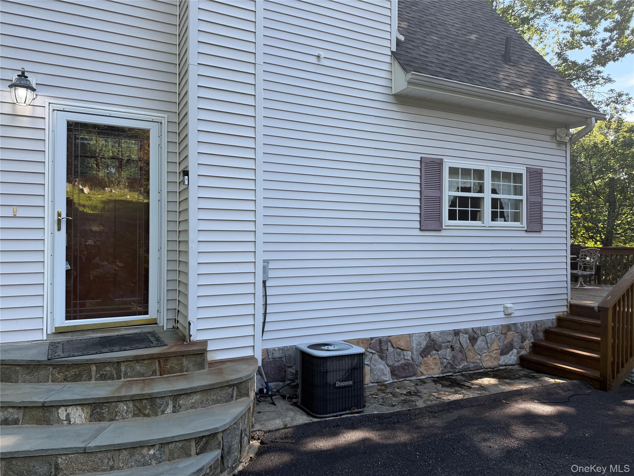 10 Jay Court Property Photo 2