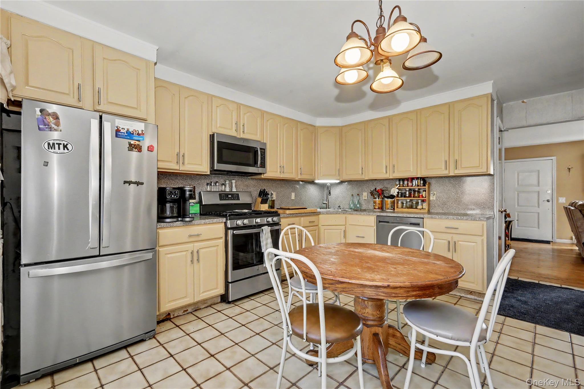 33 A/k/a 29 Stillwell Avenue Property Photo 3