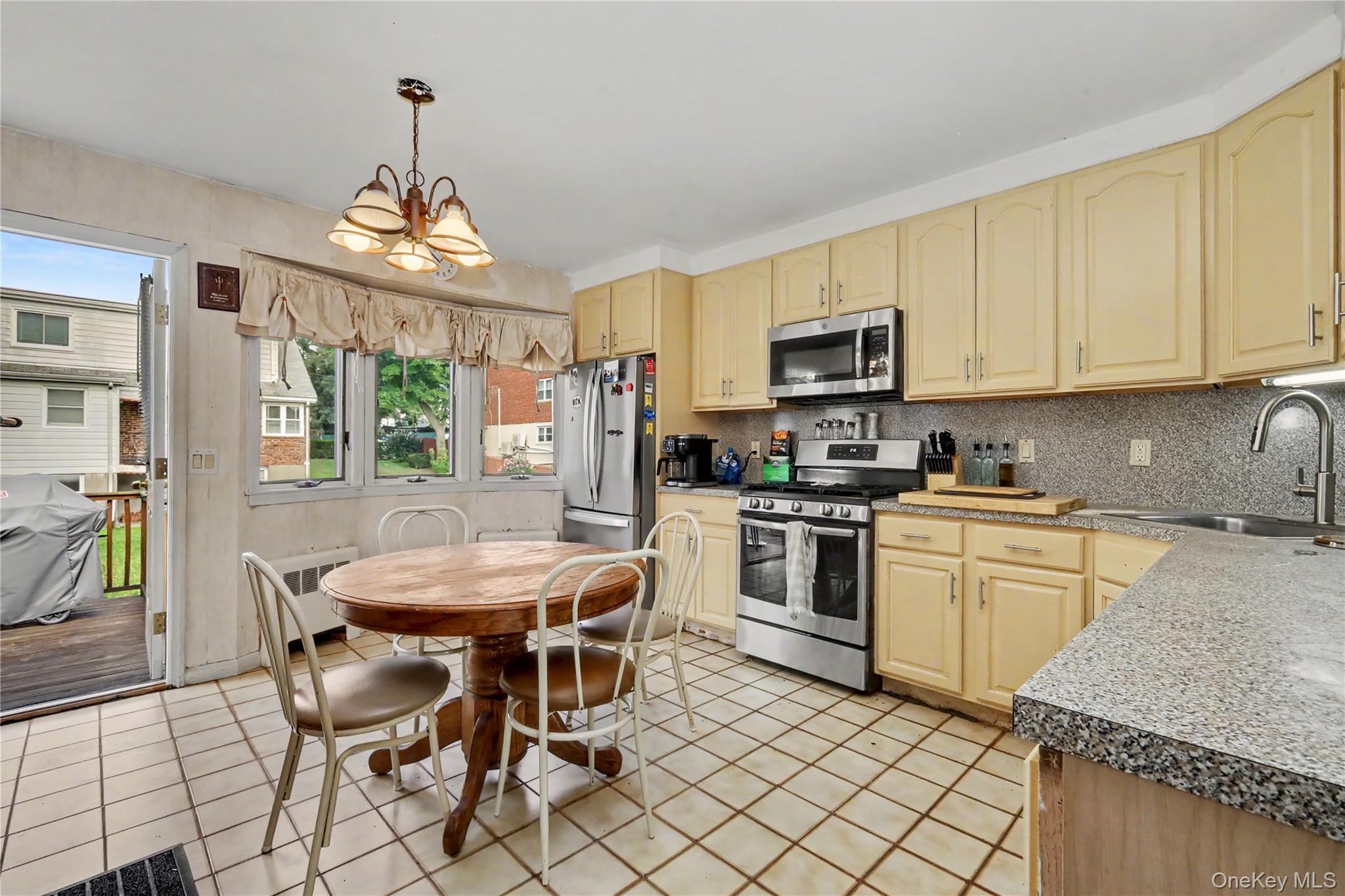 33 A/k/a 29 Stillwell Avenue Property Photo 4