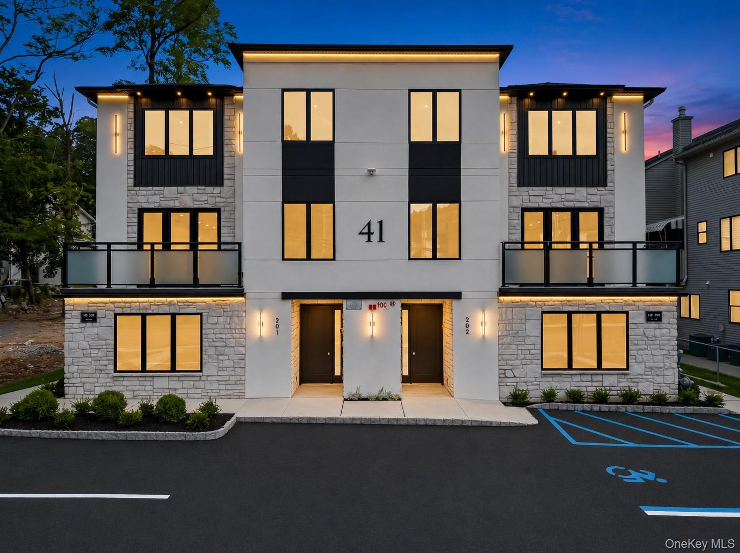 41 Saddle River Road 111 Property Photo 1