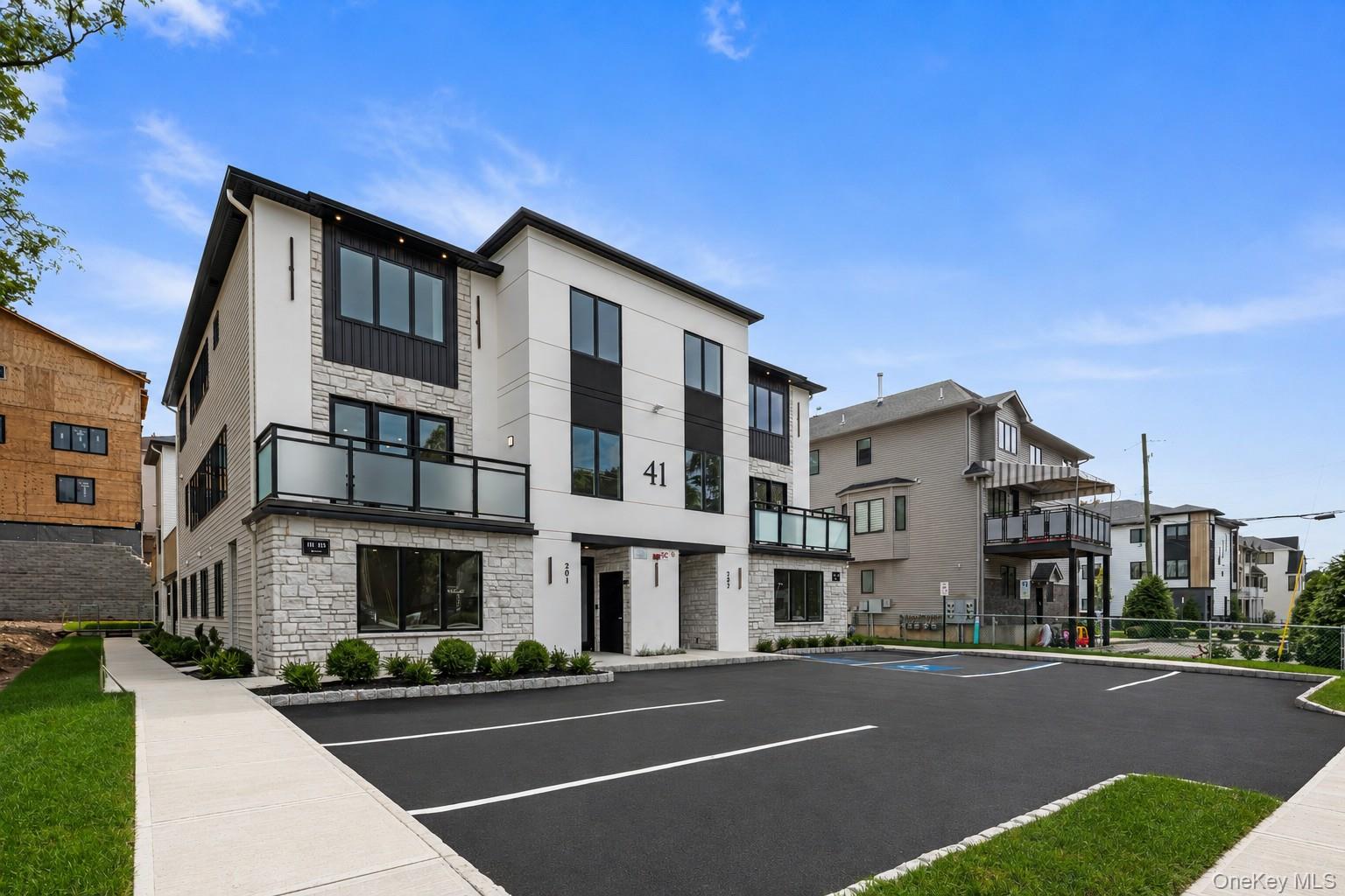 41 Saddle River Road 111 Property Photo 4