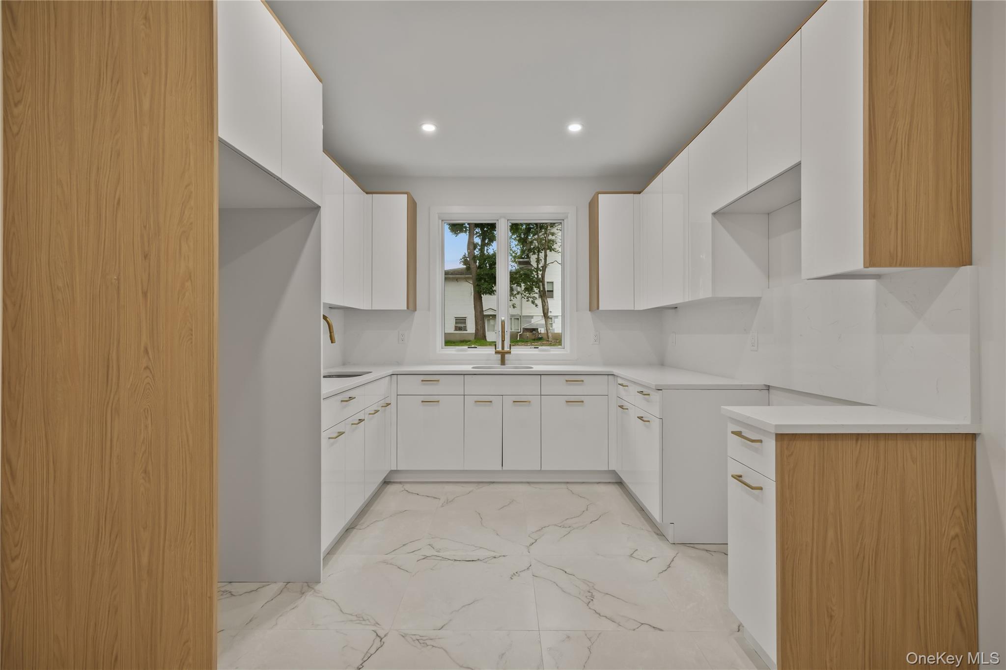 41 Saddle River Road 111 Property Photo 12