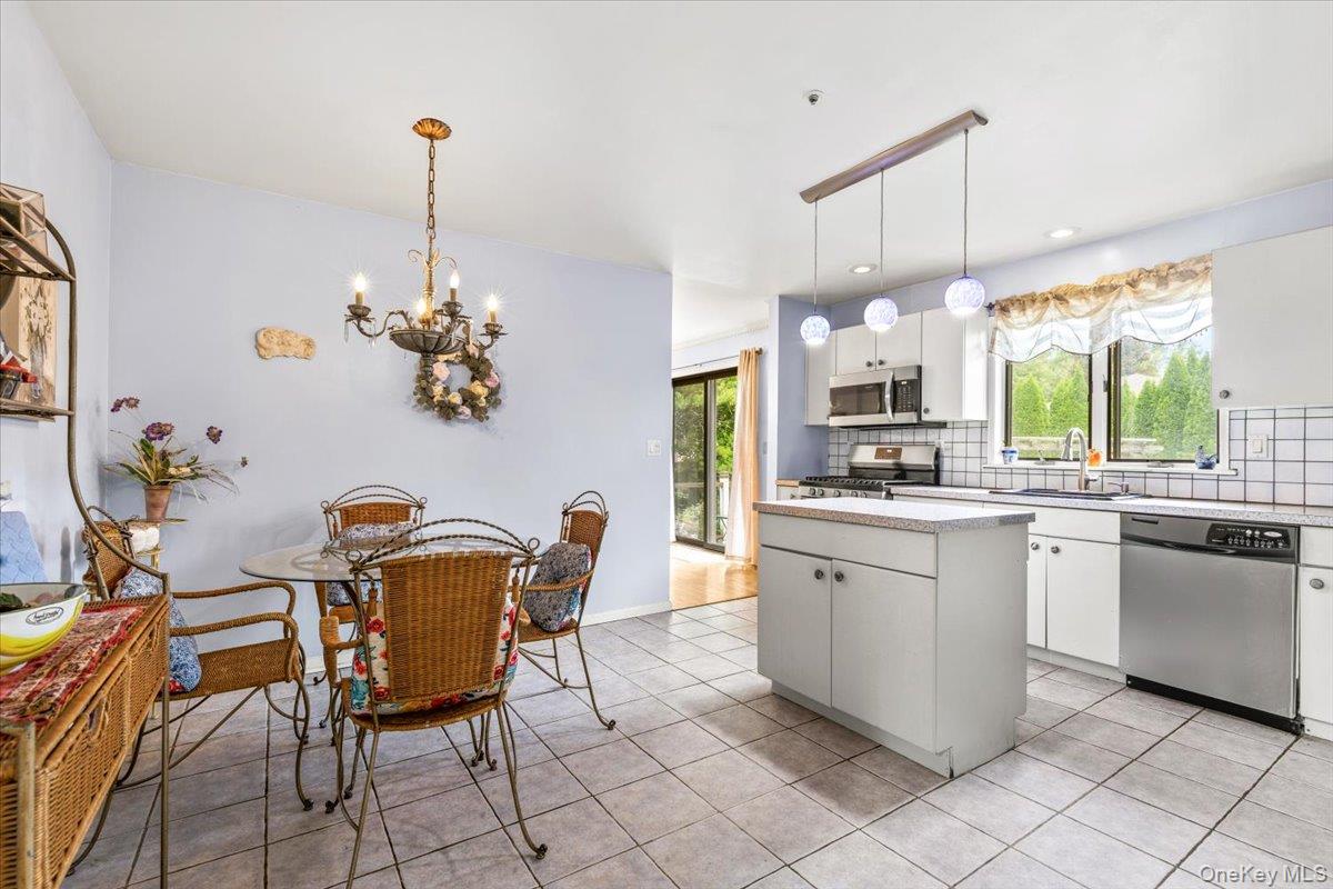 88 Rockingchair Road Property Photo 8