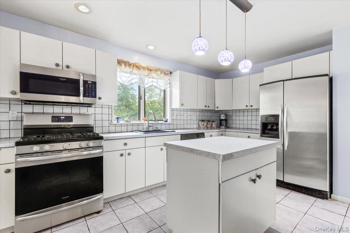 88 Rockingchair Road Property Photo 9