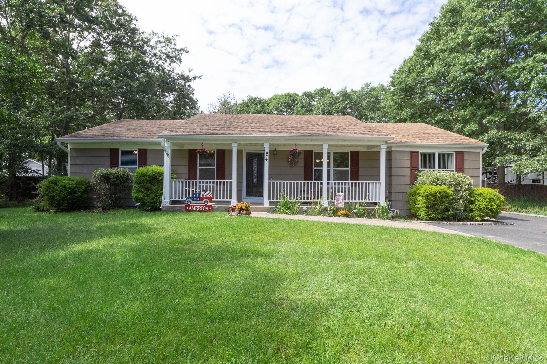 24 Evergreen Drive Property Photo 1