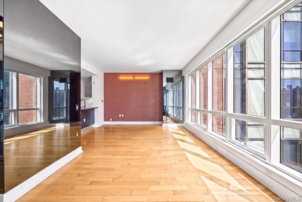 350 W 42nd Street 19i Property Photo 4