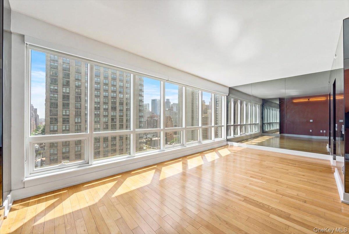 350 W 42nd Street 19i Property Photo 6