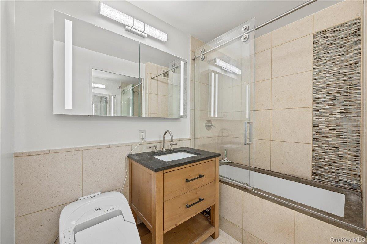 350 W 42nd Street 19i Property Photo 7