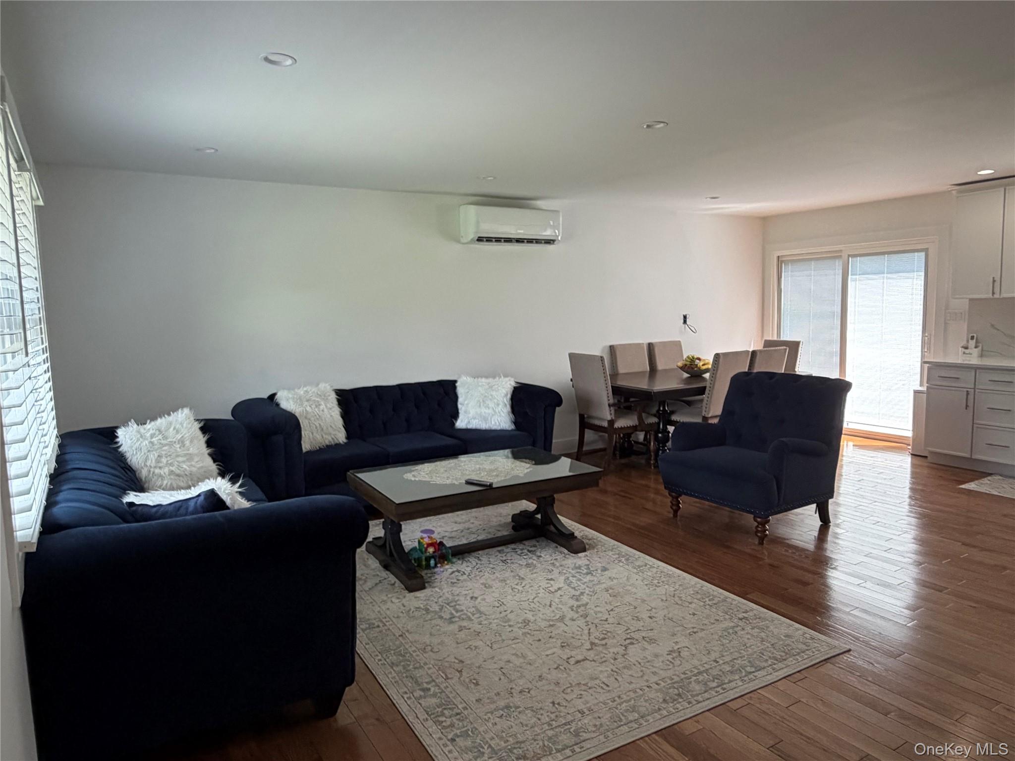 3426 Gomer Street Property Photo 4
