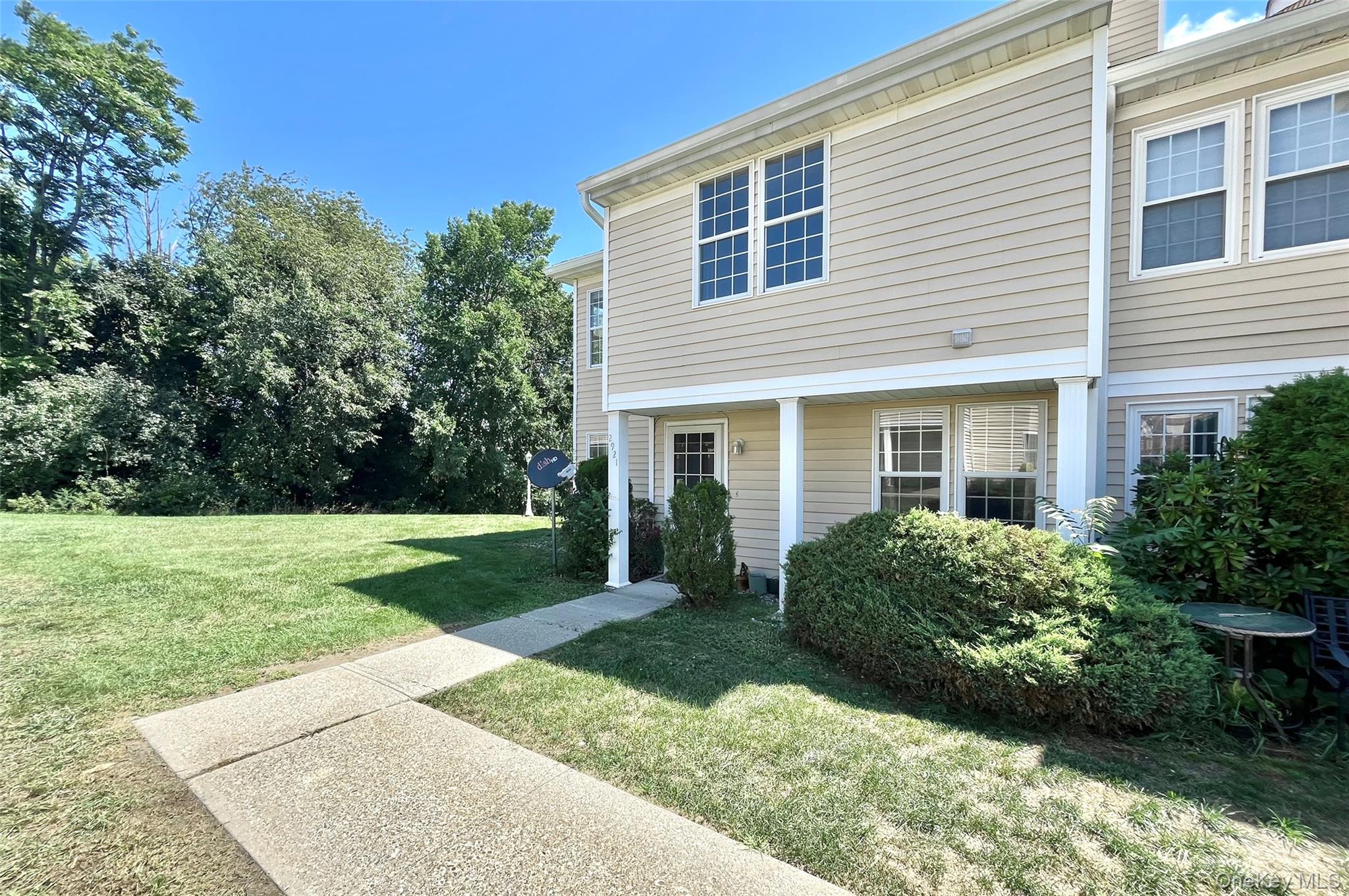 2921 Whispering Hills Property Photo 3