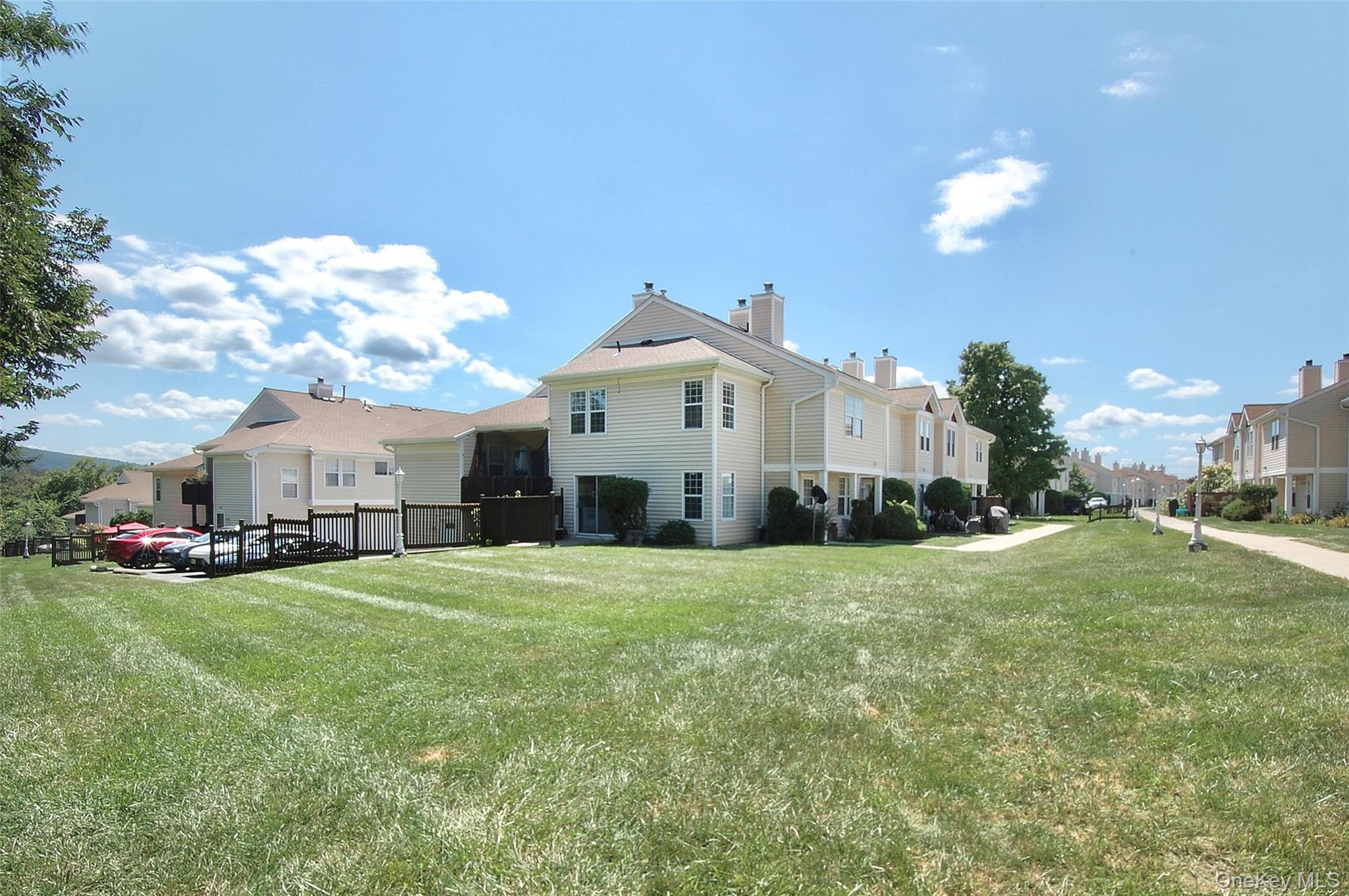 2921 Whispering Hills Property Photo 5
