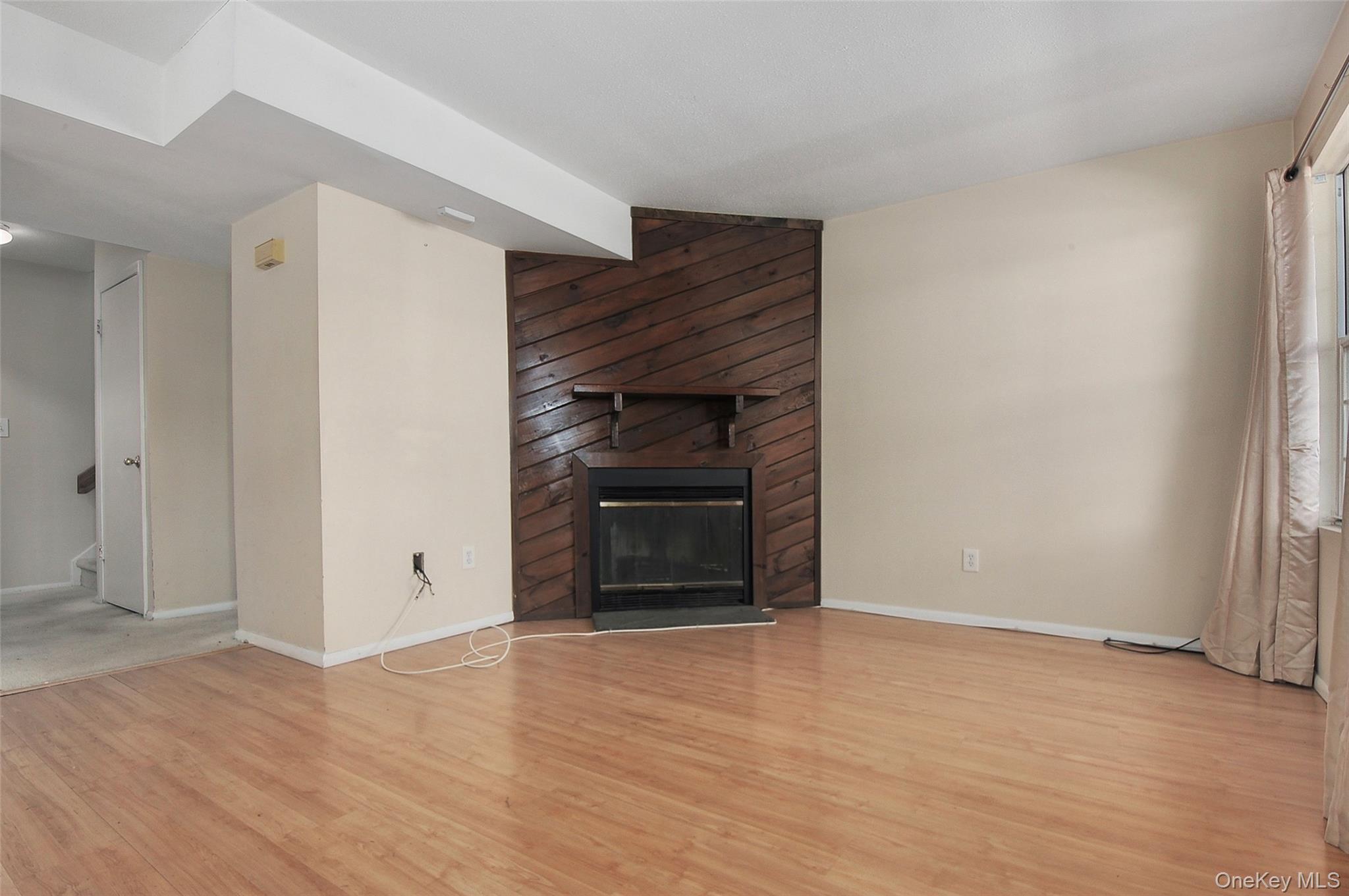 2921 Whispering Hills Property Photo 7