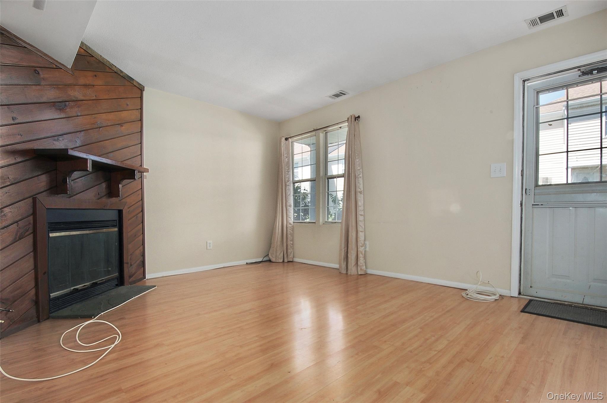 2921 Whispering Hills Property Photo 8