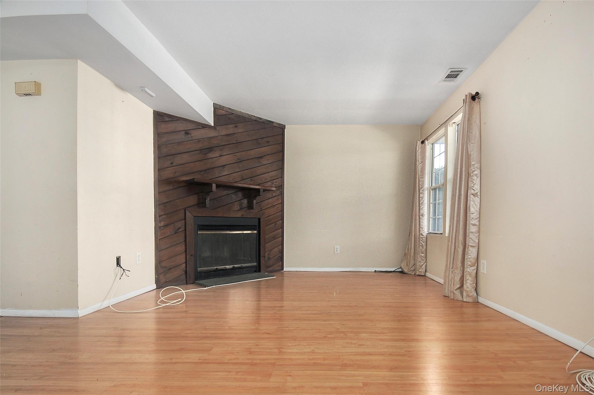 2921 Whispering Hills Property Photo 10