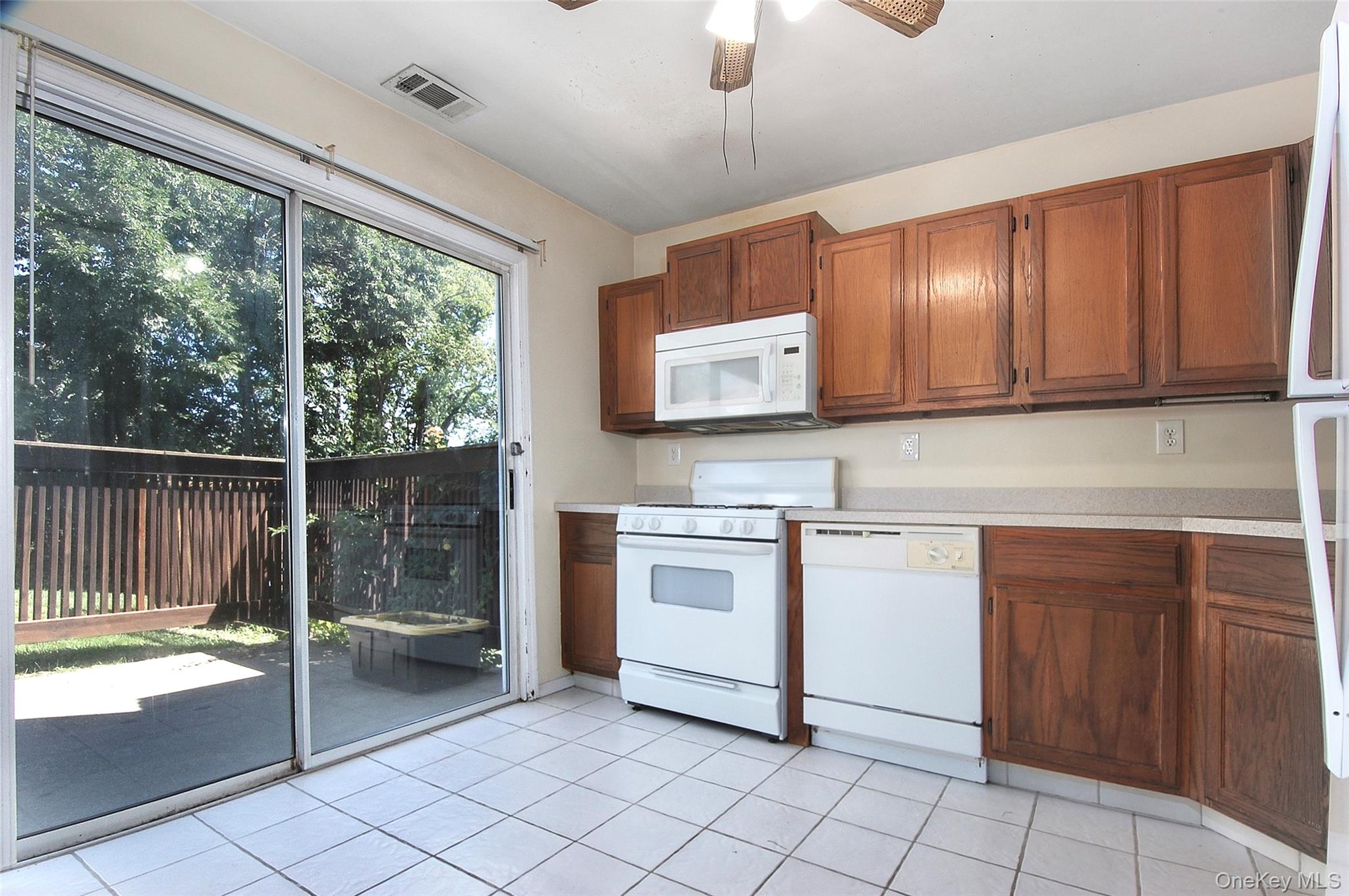 2921 Whispering Hills Property Photo 17