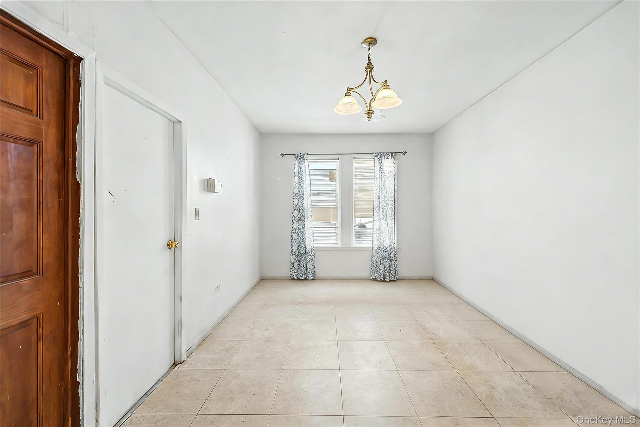 111-83 43rd Avenue Property Photo 6