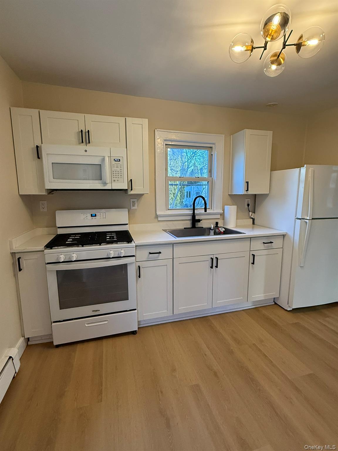 443 North Country Rd Property Photo 2