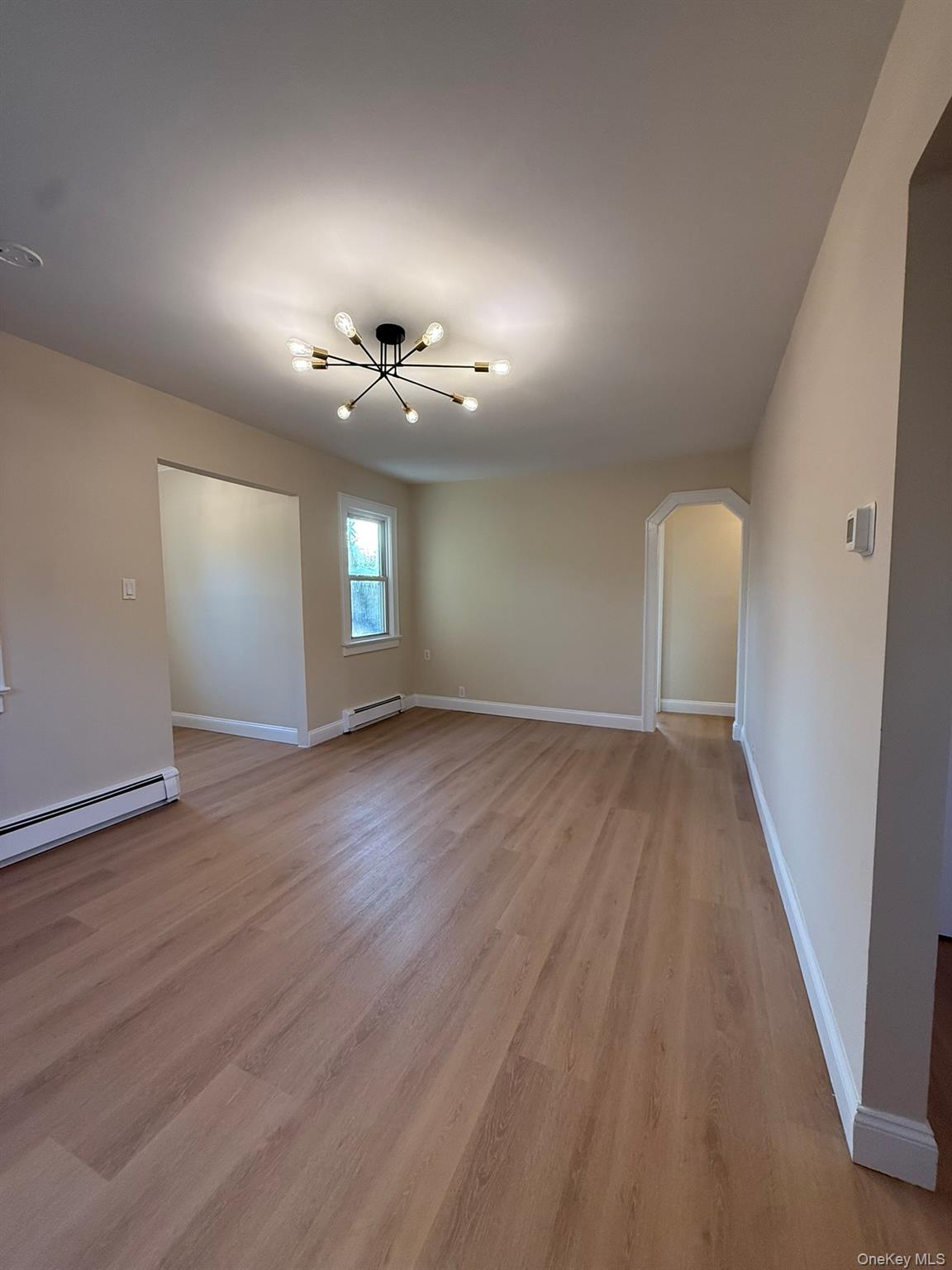 443 North Country Rd Property Photo 5