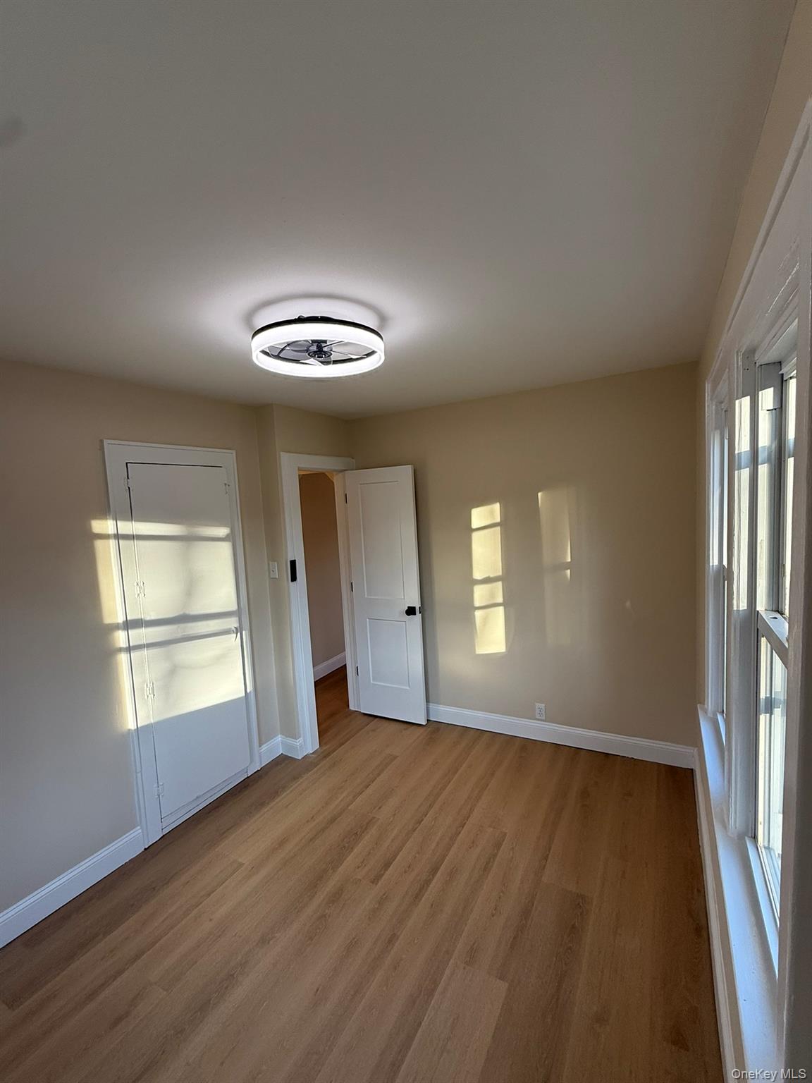 443 North Country Rd Property Photo 8