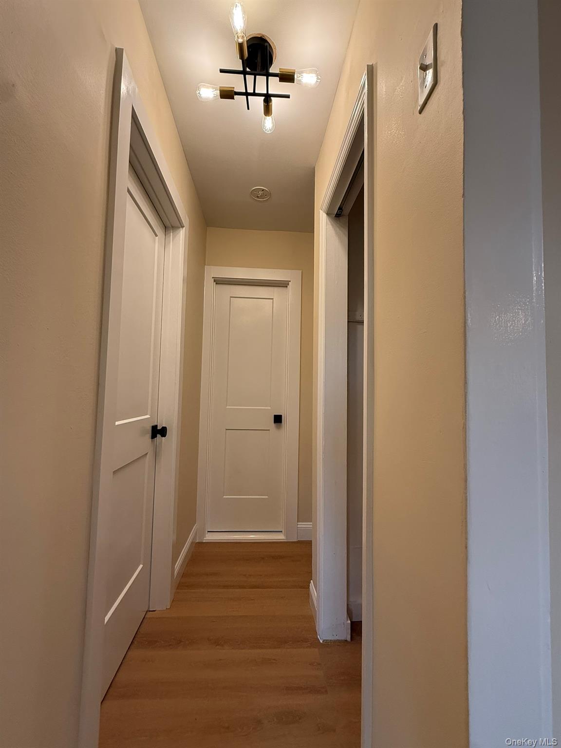 443 North Country Rd Property Photo 9