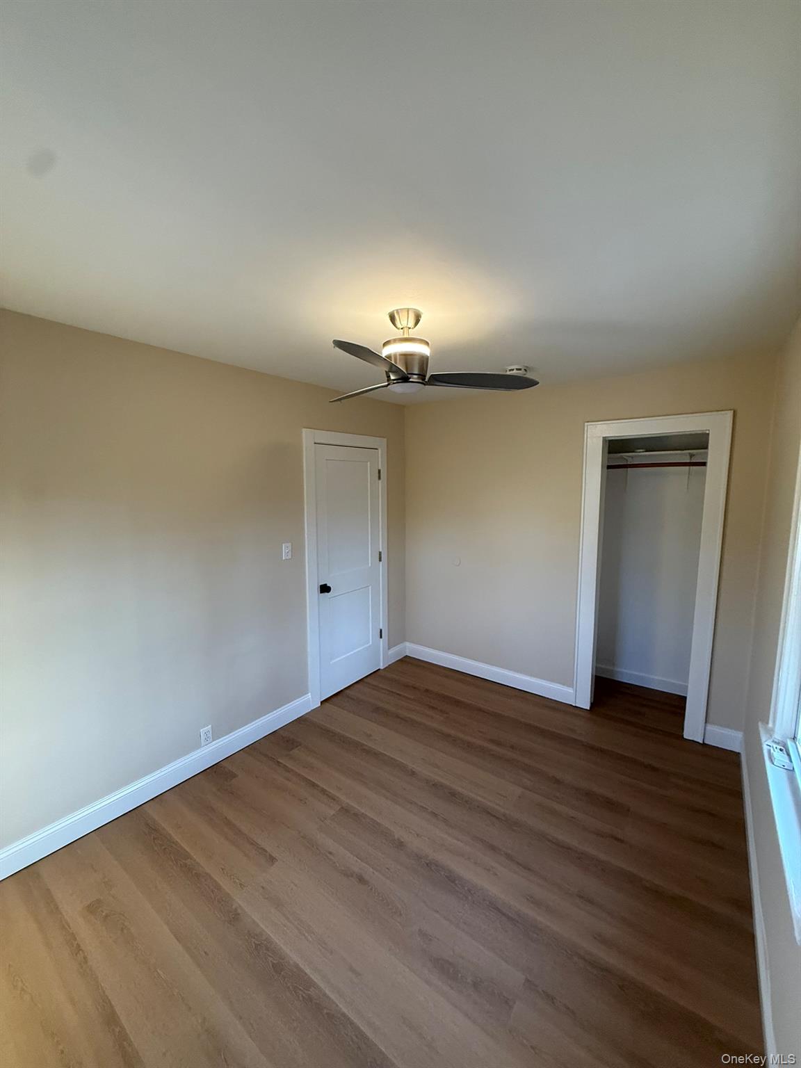 443 North Country Rd Property Photo 10