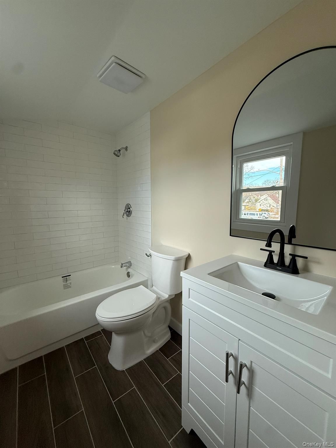 443 North Country Rd Property Photo 12