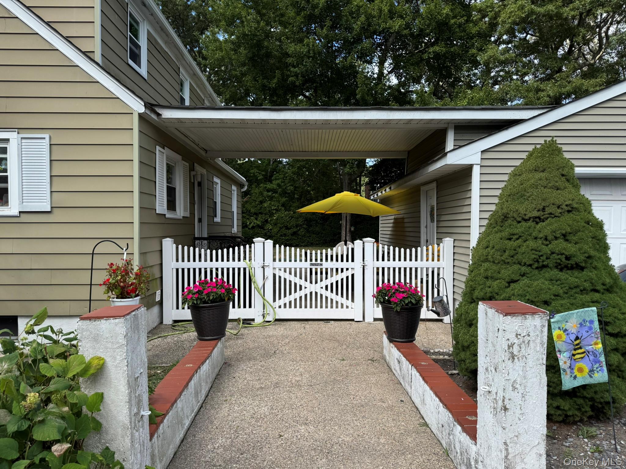 443 North Country Rd Property Photo 27