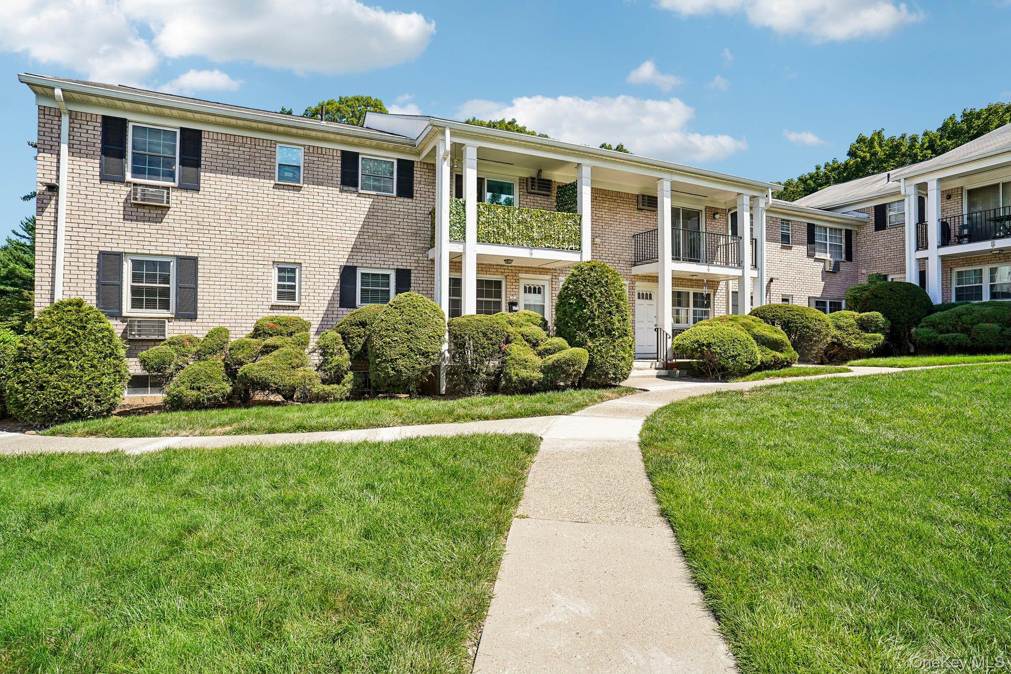 15 Doxbury Lane Property Photo 2