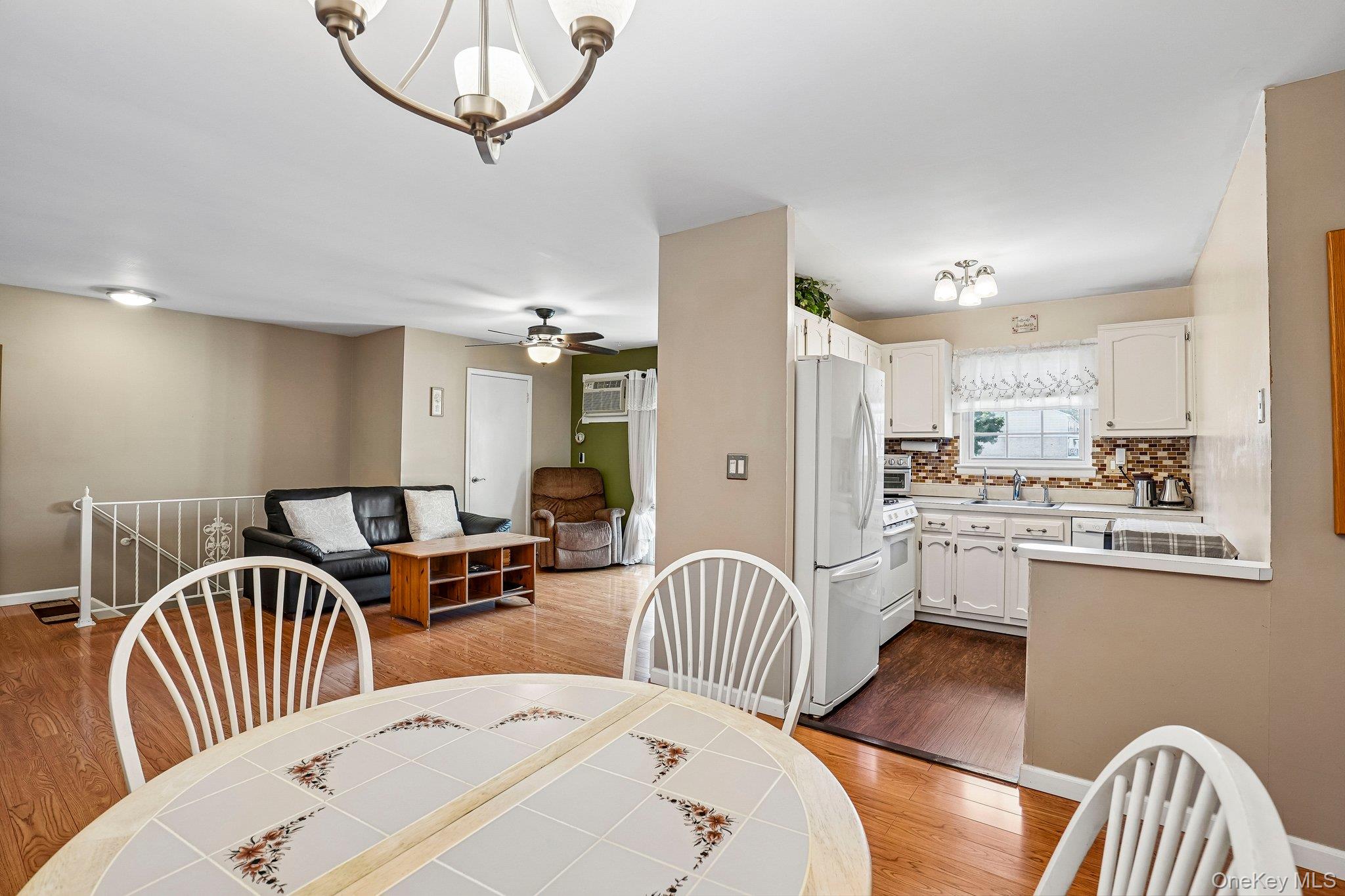 15 Doxbury Lane Property Photo 8